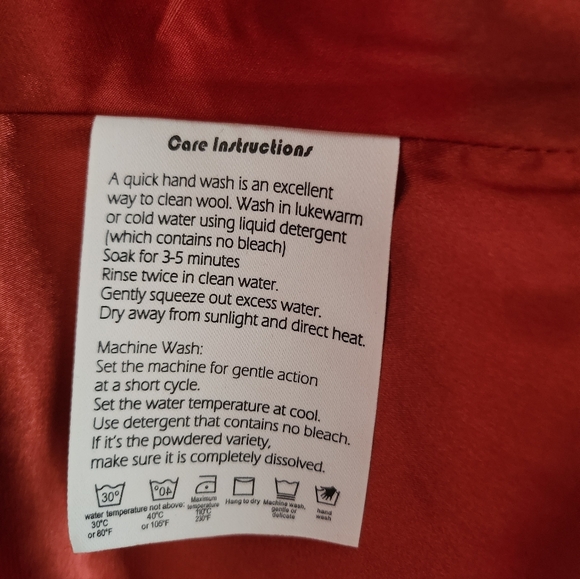 Linennaive Red Outlander Hooded Wool Cloak - Picture 5 of 7